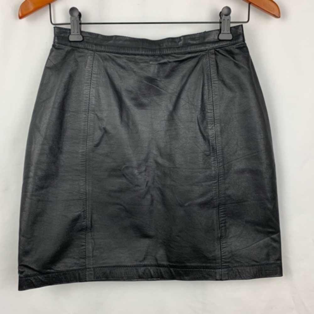 Vintage Opus women's leather mini skirt, size 7